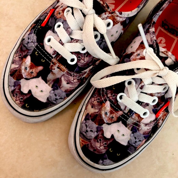 VANS ASPCA Lace Up Sneakers - LIMITED EDITION - Picture 1 of 6